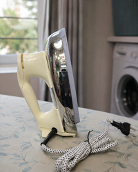 National Heavy Weight Dry Iron 1000W – Heavy Duty Clothes Press Iron with Adjustable Temperature Control & Heat Resistant Cotton Cord – Off White
