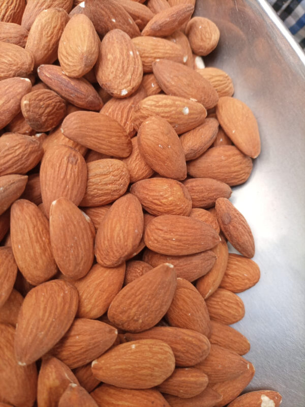 JB - Almonds - Maghaz (Shelled) - Badaam - A Quality - 1kg - Image 2
